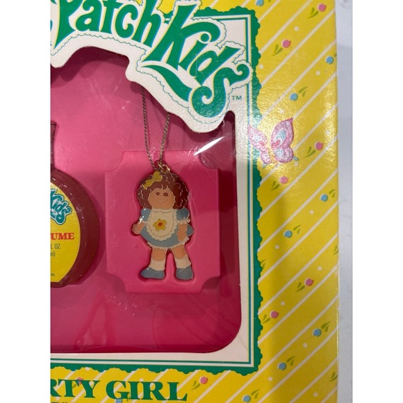 Vintage 1983 Cabbage Patch Kids Party Girl Perfume and Pendant Gift Set CP 417 - Picture 3 of 5